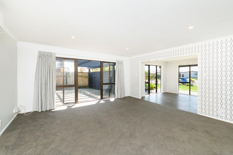Photo of property in 20 Colonial Place, Kelvin Grove, Palmerston North, 4414