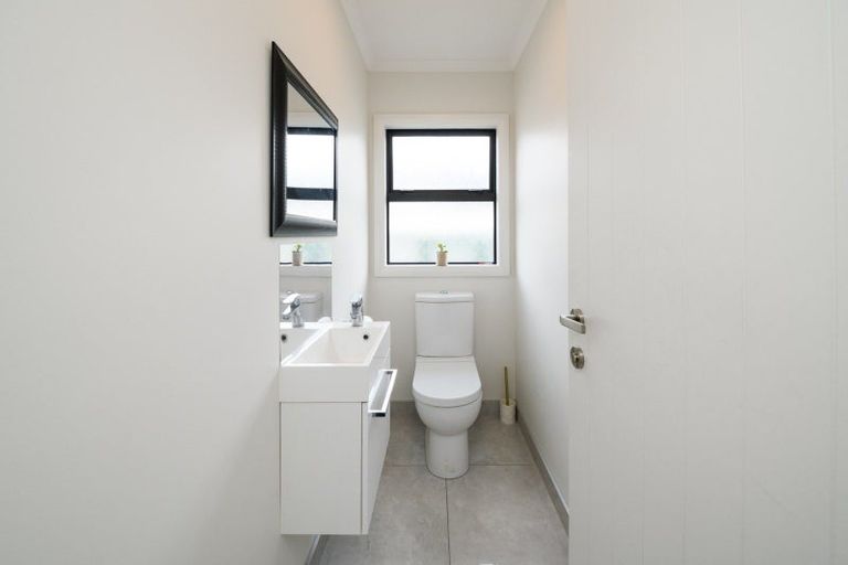 Photo of property in 32 Dogwood Way, Milson, Palmerston North, 4414