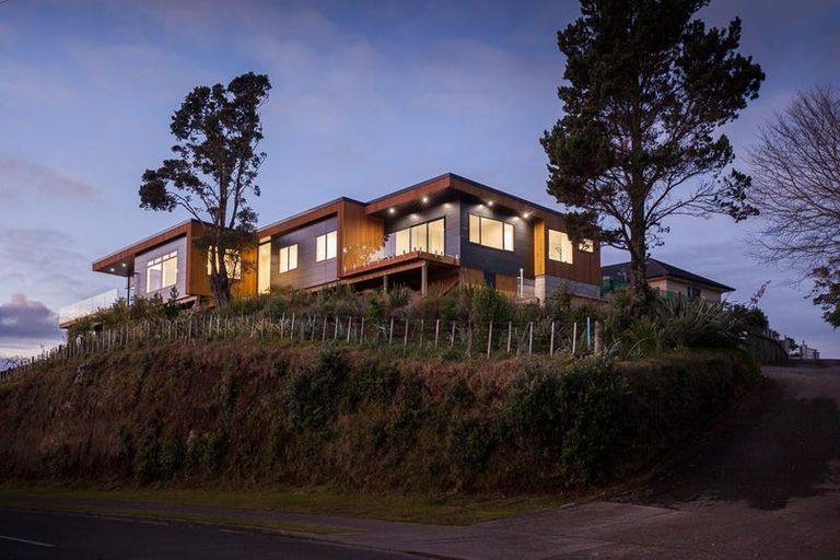 Photo of property in 41 Veale Road, Frankleigh Park, New Plymouth, 4371