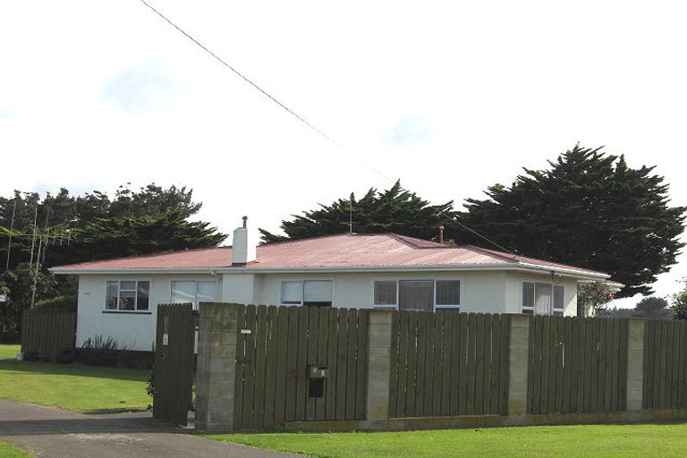 Photo of property in 3 Awatea Street, Castlecliff, Whanganui, 4501