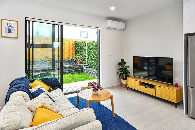 Photo of property in 69c Astley Avenue, New Lynn, Auckland, 0600