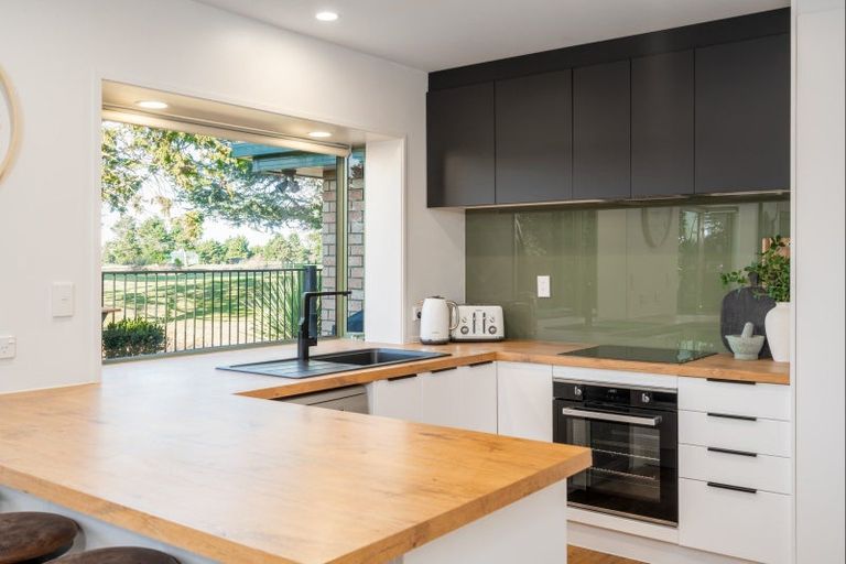 Photo of property in 488a Bower Avenue, Parklands, Christchurch, 8083