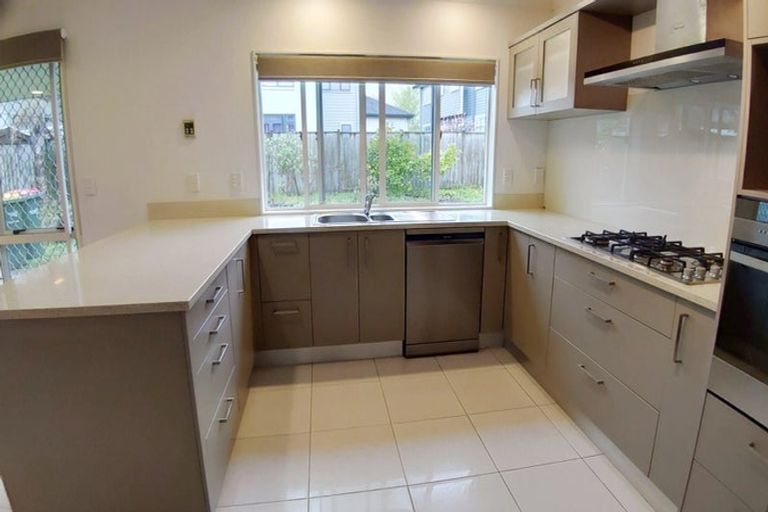 Photo of property in 18 Lake Drive, Karaka, Papakura, 2113