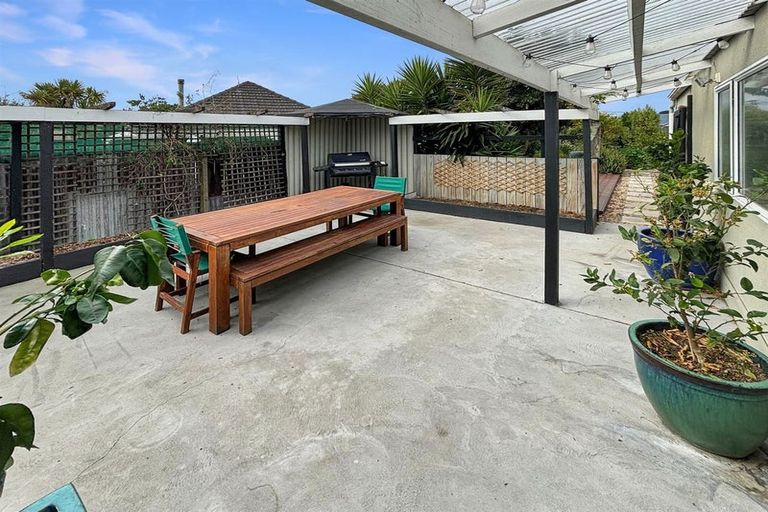 Photo of property in 41 Effingham Street, North New Brighton, Christchurch, 8083