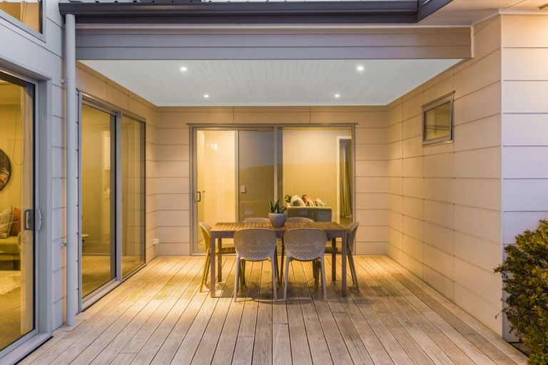 Photo of property in 15 Sue Dow Lane, Aotea, Porirua, 5024