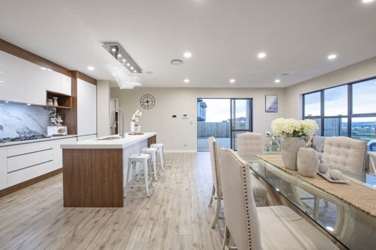 Photo of property in 67 Drumbuoy Drive, Flat Bush, Auckland, 2019