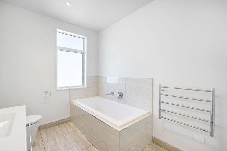 Photo of property in 15 Watermill Lane, Silverdale, 0932