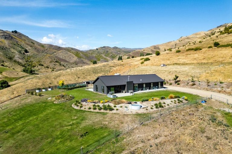 Photo of property in 236 Hawksburn Road, Nevis, Cromwell, 9384