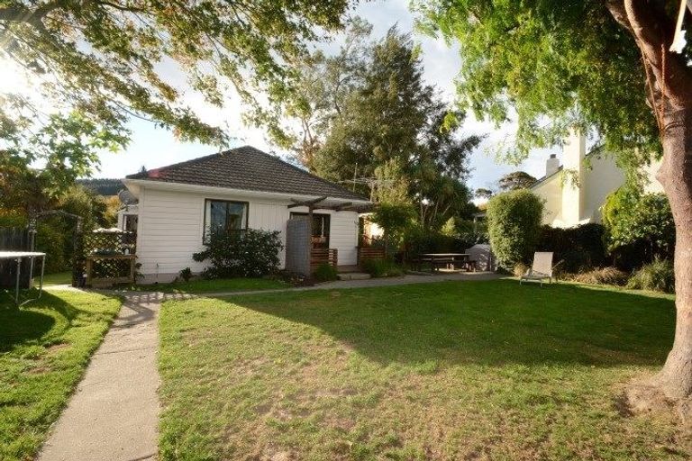 Photo of property in 15 Skerries Street, Outram, 9019