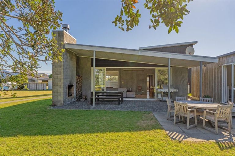 Photo of property in 111 Kauri Crescent, Matarangi, Whitianga, 3592