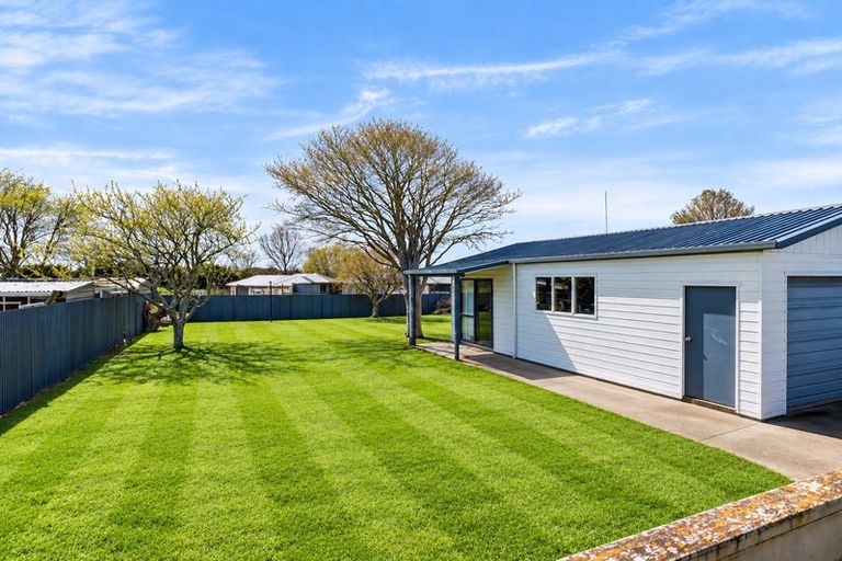 Photo of property in 82 Glover Road, Hawera, 4610