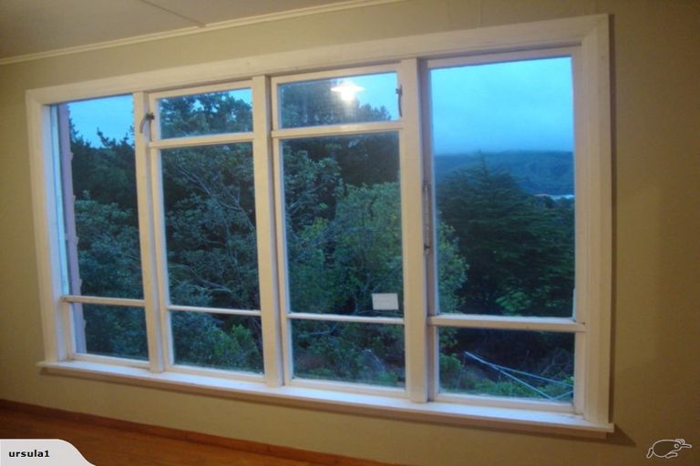 Photo of property in 76-78 Sievers Grove, Cannons Creek, Porirua, 5024