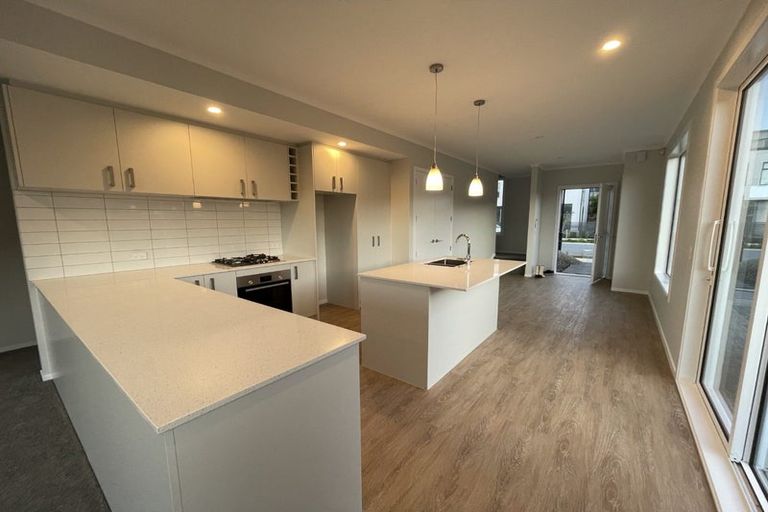 Photo of property in 24 Koreke Close, Kenepuru, Porirua, 5022