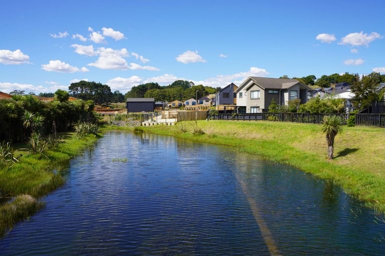 Photo of property in 61 Taukahiwi Road, Pukekohe, 2120