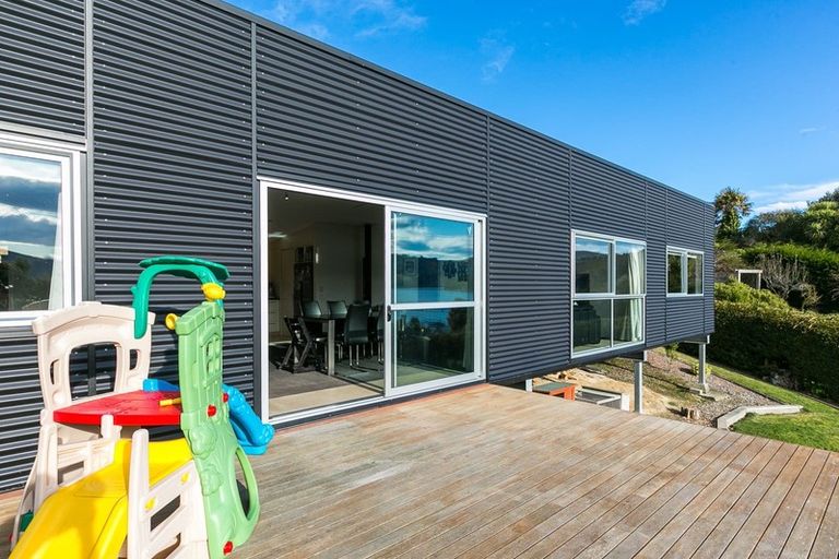 Photo of property in 35 Waikana Street, Broad Bay, Dunedin, 9014