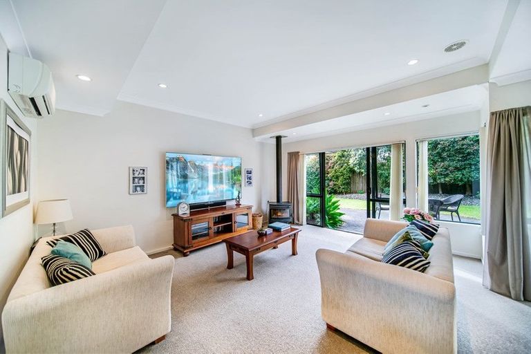 Photo of property in 26 Windsong Court, Northpark, Auckland, 2013
