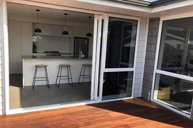 Photo of property in 70a Lorna Street, Lynmouth, New Plymouth, 4310