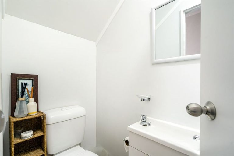 Photo of property in 7/15 Andersons Road, Oteha, Auckland, 0632