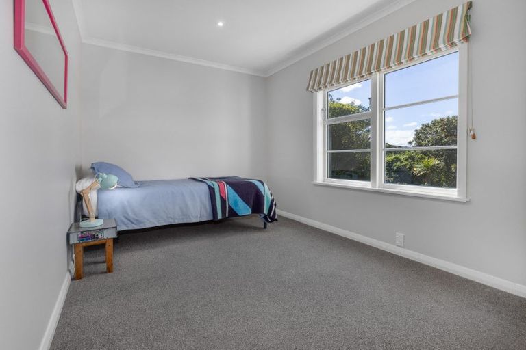 Photo of property in 68a Mana Esplanade, Paremata, Porirua, 5026