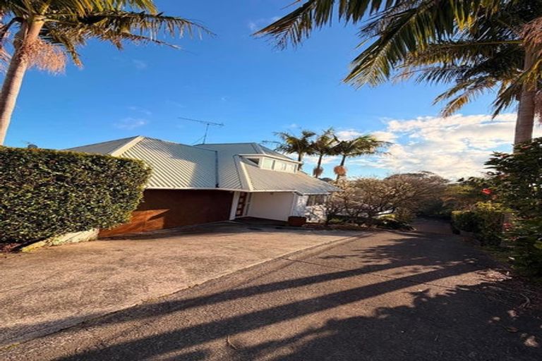Photo of property in 13b Rodney Road, Northcote Point, Auckland, 0627
