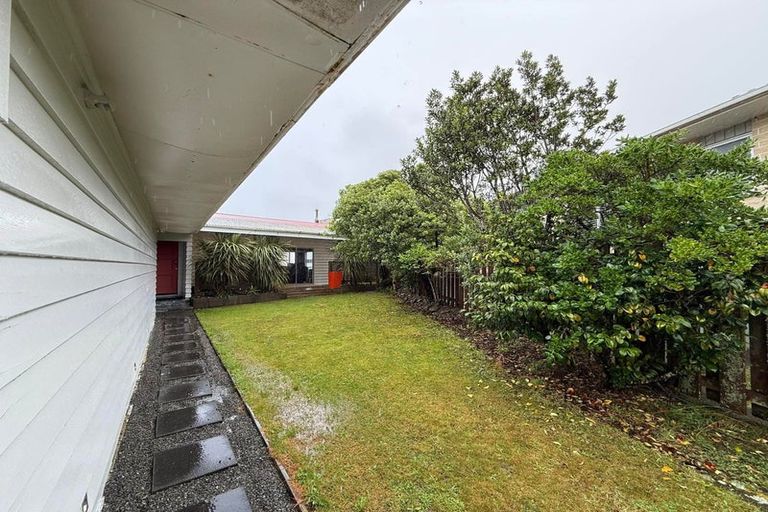 Photo of property in 4 Peach Tree Grove, Maungaraki, Lower Hutt, 5010
