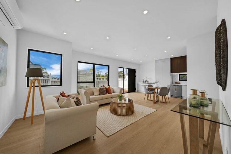 Photo of property in 1/145 Bucklands Road, Bucklands Beach, Auckland, 2012