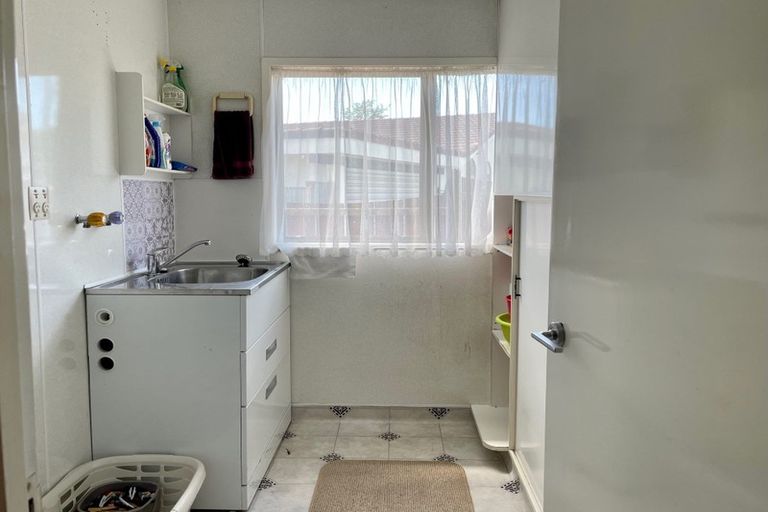 Photo of property in 14 Sheralee Place, Bucklands Beach, Auckland, 2014