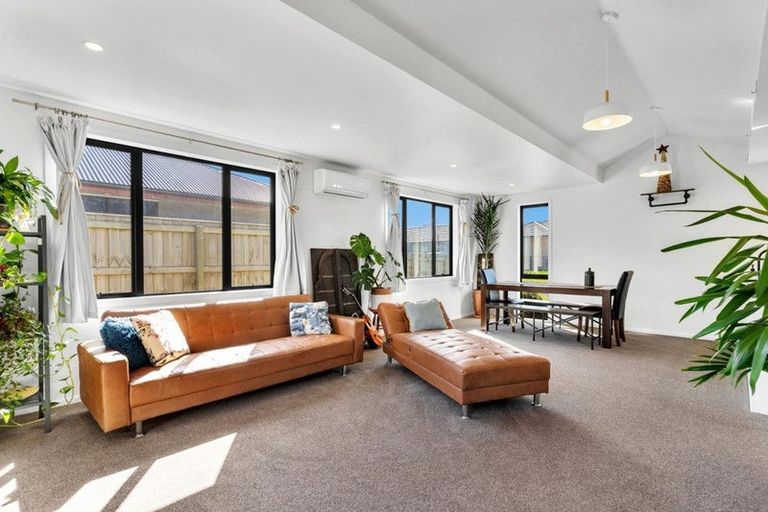 Photo of property in 19 Tarata Grove, Lansdowne, Masterton, 5810