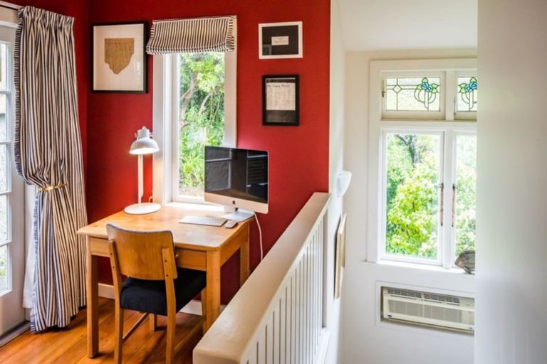 Photo of property in 277 Muritai Road, Eastbourne, Lower Hutt, 5013