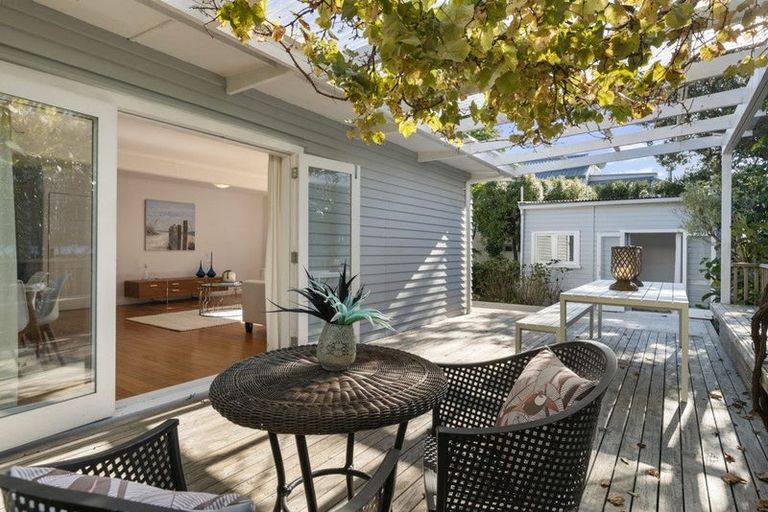 Photo of property in 1/1a Scarboro Terrace, Murrays Bay, Auckland, 0630