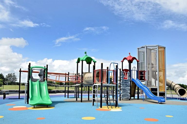 Photo of property in 7 Pepene Avenue, Takanini, 2112