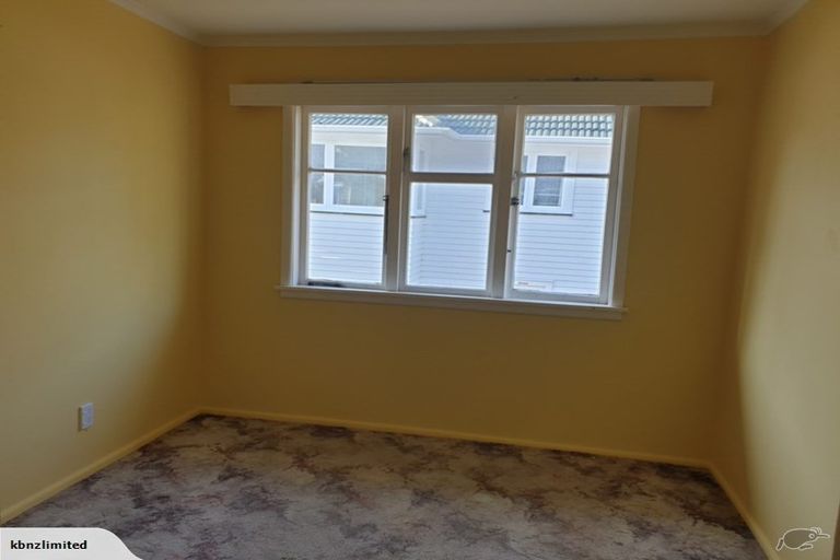 Photo of property in 6 Arahoe Road, New Lynn, Auckland, 0600