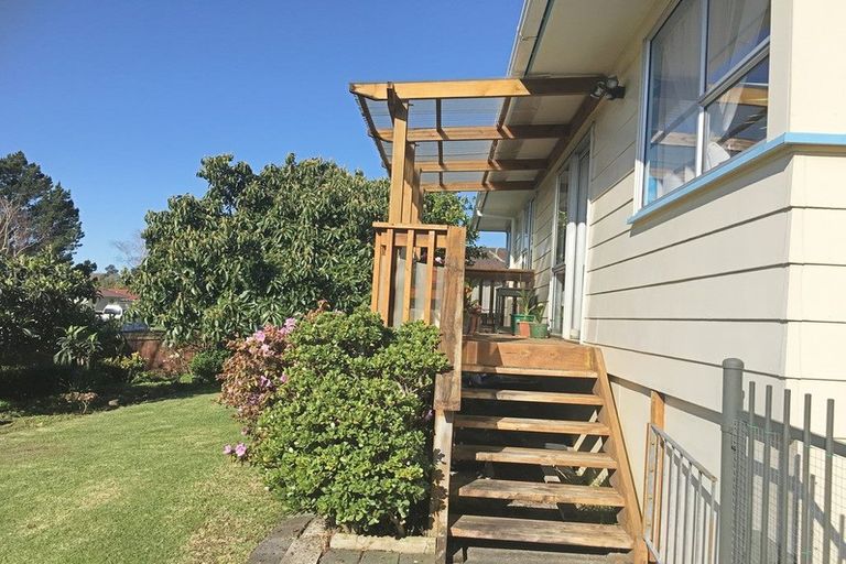 Photo of property in 34 Glennandrew Drive, Half Moon Bay, Auckland, 2012