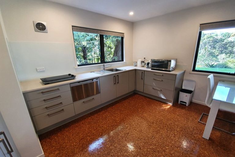 Photo of property in 22 Learmonth Avenue, Birkenhead, Auckland, 0626