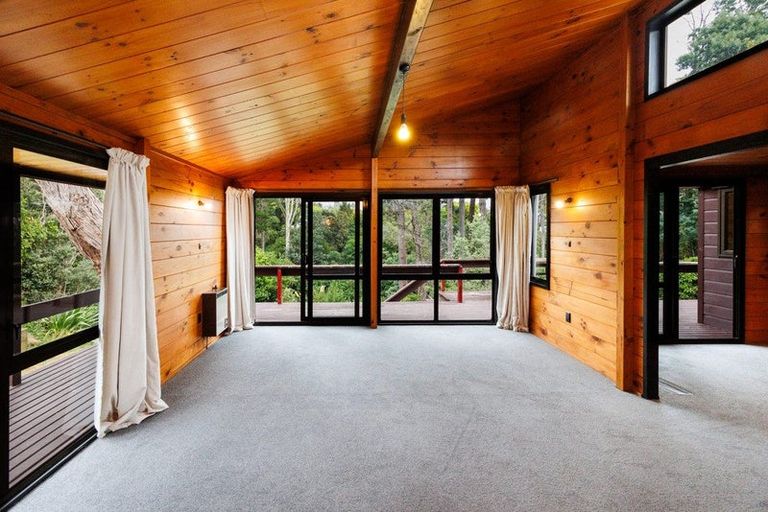 Photo of property in 5 Fernwood Place, Fitzherbert, Palmerston North, 4410