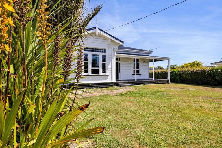 Photo of property in 211 South Road, Hawera, 4610