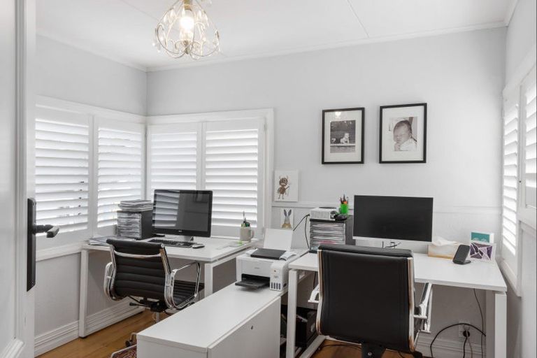 Photo of property in 11 Colenso Avenue, Hospital Hill, Napier, 4110