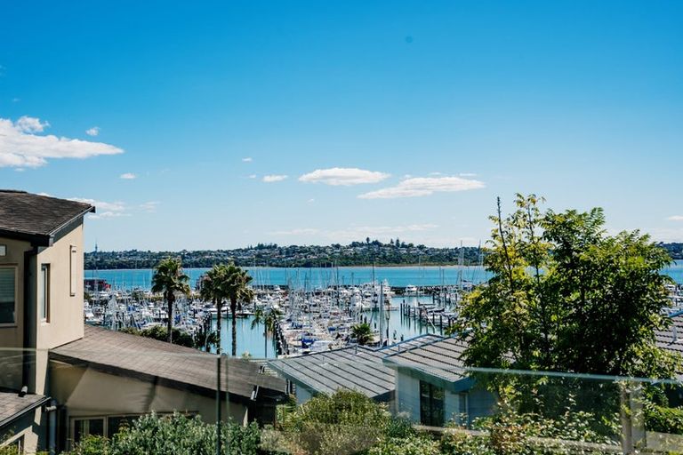 Photo of property in 2/89 Takutai Avenue, Half Moon Bay, Auckland, 2012