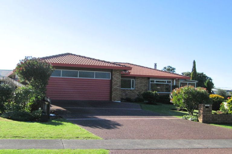 Photo of property in 27 Settlers Grove, Orewa, 0931