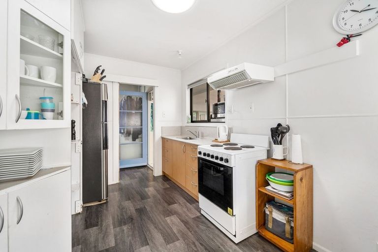 Photo of property in 33 Strid Road, Te Atatu South, Auckland, 0610