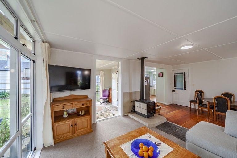 Photo of property in 11 Bell Street, Otane, 4202