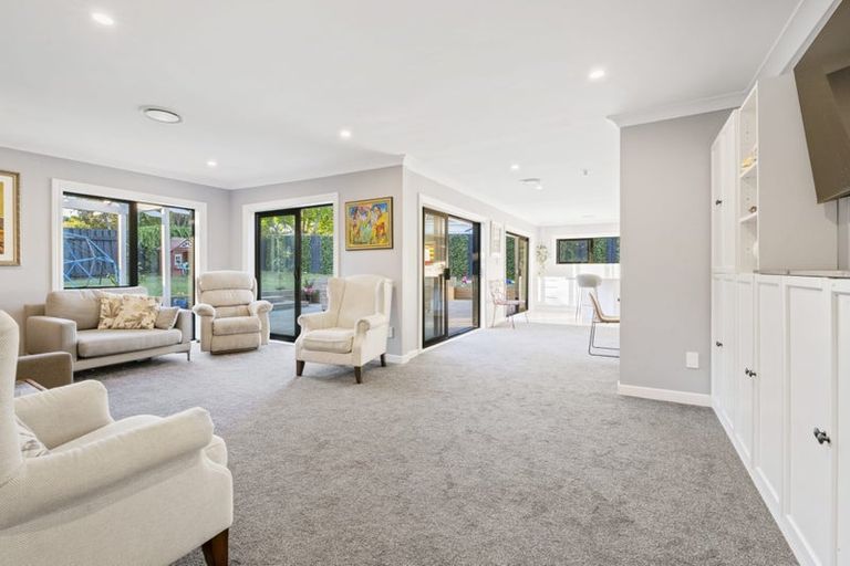 Photo of property in 1 Celina Place, Browns Bay, Auckland, 0630