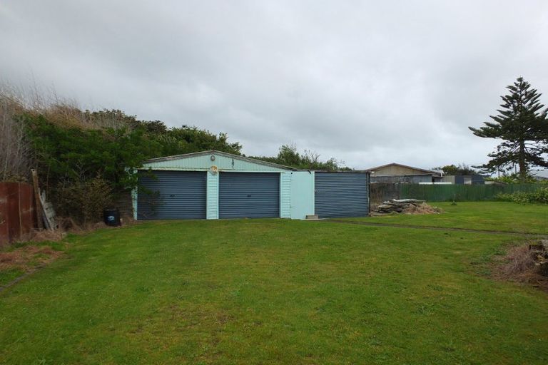Photo of property in 28 Roore Street, Foxton Beach, Foxton, 4815