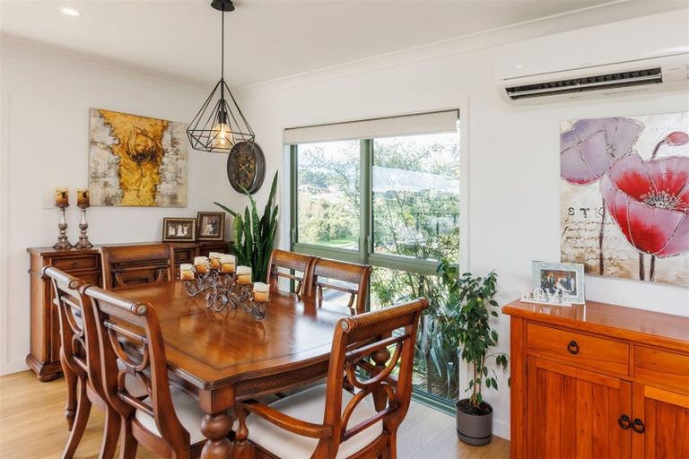 Photo of property in 121 Cashmere Drive, Fitzherbert, Palmerston North, 4410