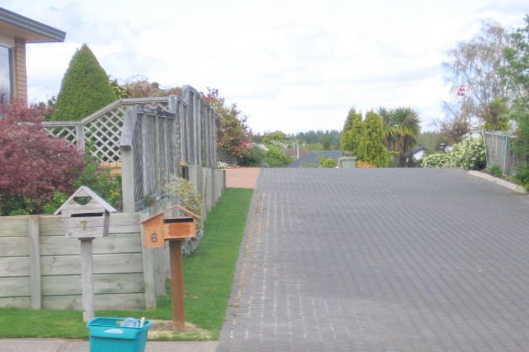 Photo of property in 6 Fairview Terrace, Waipahihi, Taupo, 3330