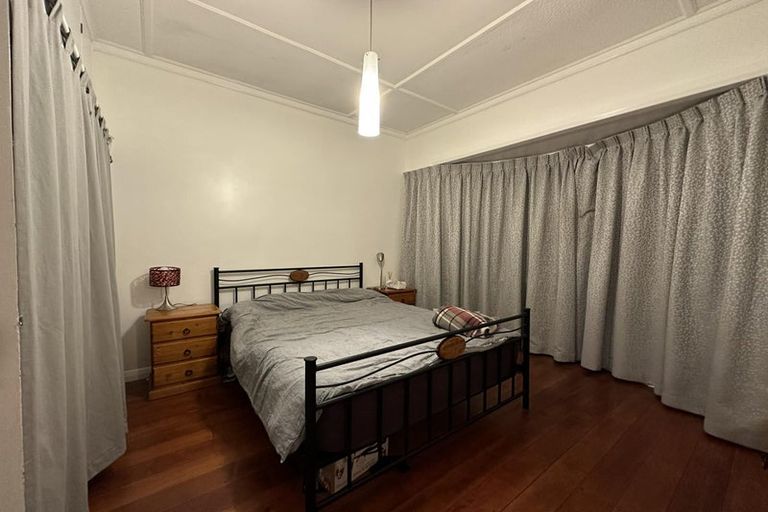 Photo of property in 90 Curtis Street, Northland, Wellington, 6012