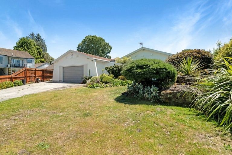 Photo of property in 15 Resolution Place, Bryndwr, Christchurch, 8053