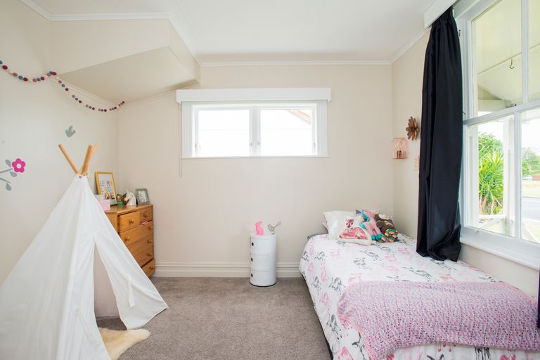 Photo of property in 27 Disraeli Street, Gisborne, 4010