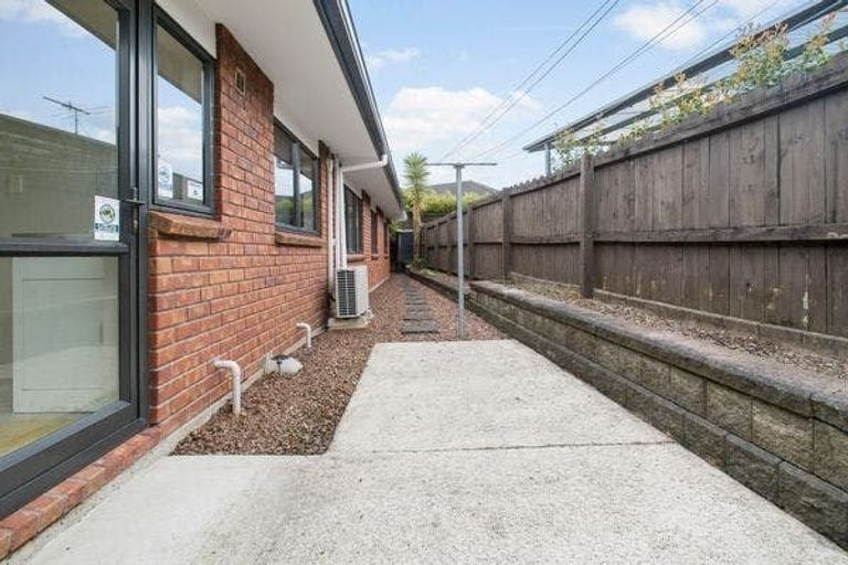 Photo of property in 8 Carisbrook Crescent, Papakura, 2110