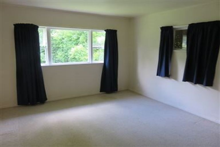 Photo of property in 37 Ocean View Road, Hillcrest, Auckland, 0627